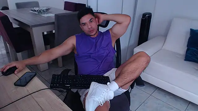 estebandelouis online show from February 2025 08:10:01 PM