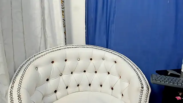 Analia18  online show from January 2025 03:31:02 PM