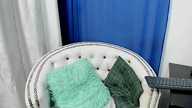 Analia18  online show from January 2025 11:53:01 AM