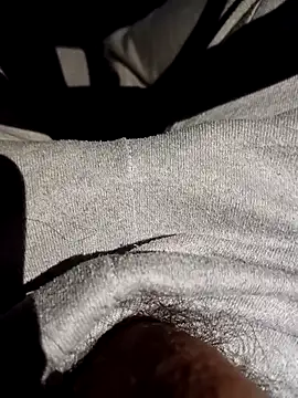 ManuRod1981 online show from November 2025 08:02:02 PM