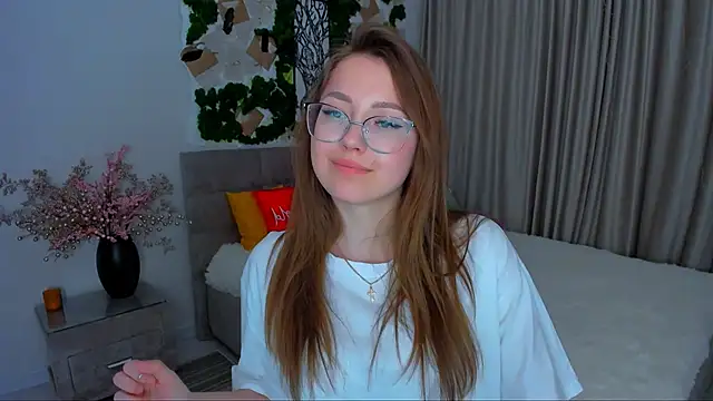 SereneFlame online show from March 2025 09:45:01 PM