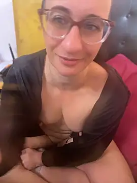 Snapshot of gloria7v05 chatting on June 2026 03:00:01 PM gloria7v05 online show from June 2026 03:00:01 PM