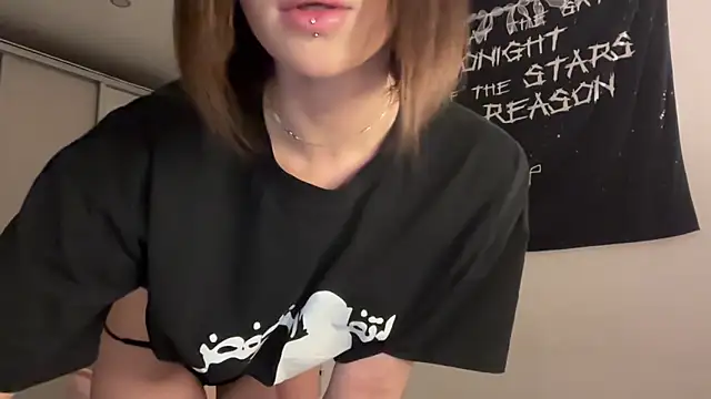 ur molly online show from April 2026 12:28:01 PM