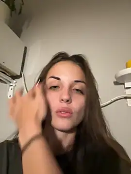 AmiLavs online show from October 2025 08:29:02 PM