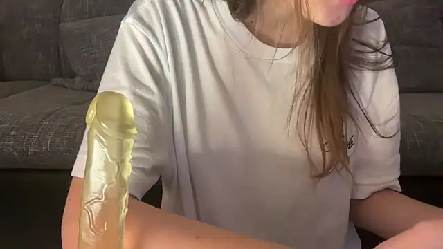 EmilyWi  online show from December 2024 01:43:01 AM