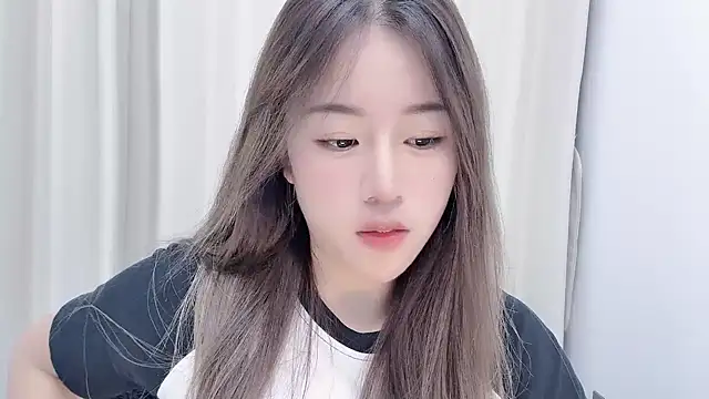 chloe-01 online show from December 2024 12:16:02 PM