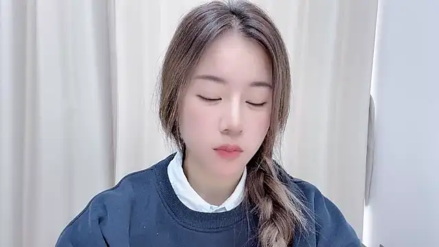 chloe-01 online show from December 2024 07:26:02 AM