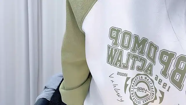 chloe-01 online show from January 2025 04:22:02 AM