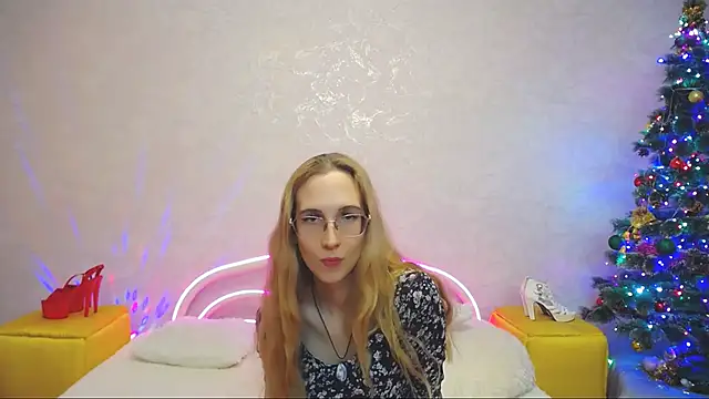 KlaryBrait online show from December 2024 03:42:02 PM