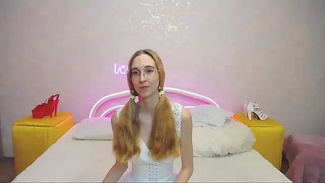 KlaryBrait online show from January 2025 10:16:02 AM