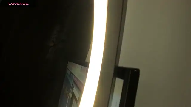 issa kitty online show from October 2025 07:16:01 PM