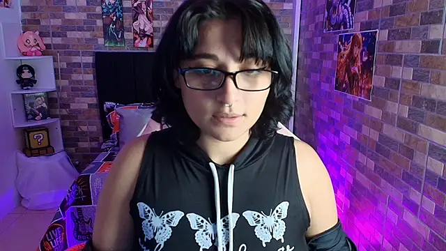 Pauilina online show from December 2024 04:01:01 AM