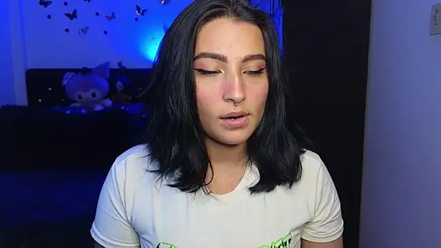 Pauilina online show from November 2025 09:43:02 PM