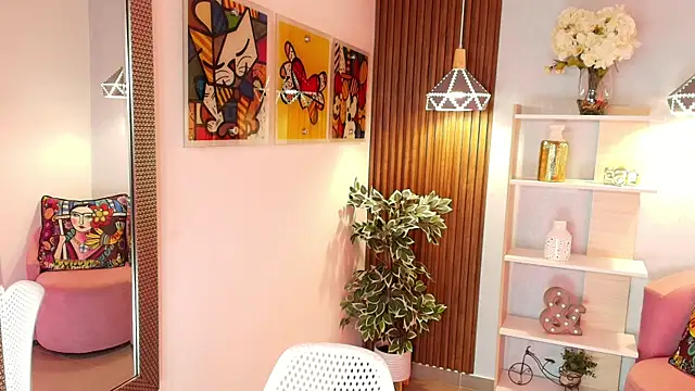 Dalila Sky online show from October 2025 06:08:02 PM