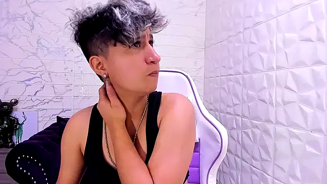 Im Milan Rs online show from February 2025 12:15:01 AM