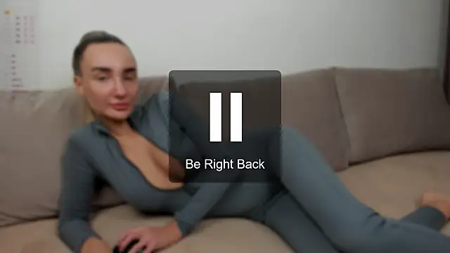 Snapshot of chloewallace chatting on September 2025 06:51:01 PM chloewallace online show from September 2025 06:51:01 PM