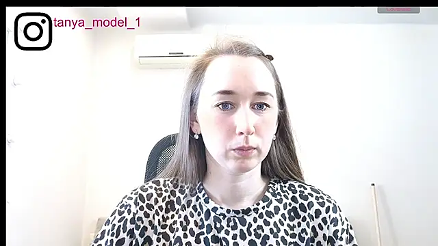 Snapshot of --Model--2 chatting on June 2026 12:39:01 PM --Model--2 online show from June 2026 12:39:01 PM