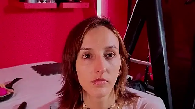 Ambar Roux  online show from September 2025 01:33:02 PM