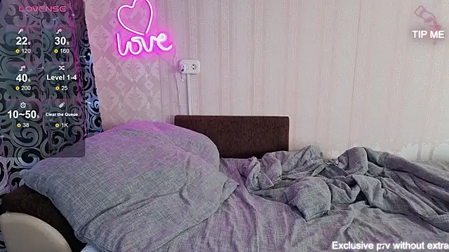 Snapshot of KellyCrystall chatting on March 2026 07:15:01 AM KellyCrystall online show from March 2026 07:15:01 AM