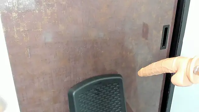 klhoe boobs online show from March 2025 03:36:02 AM