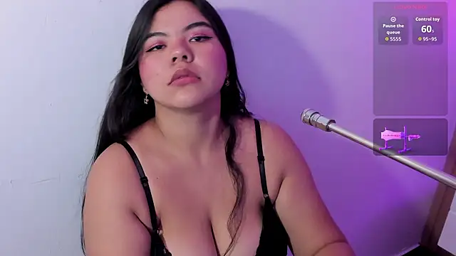 klhoe boobs online show from March 2026 04:16:01 AM