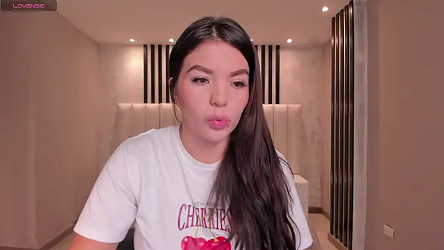 ValeriaRoldanX online show from January 2026 11:21:01 PM