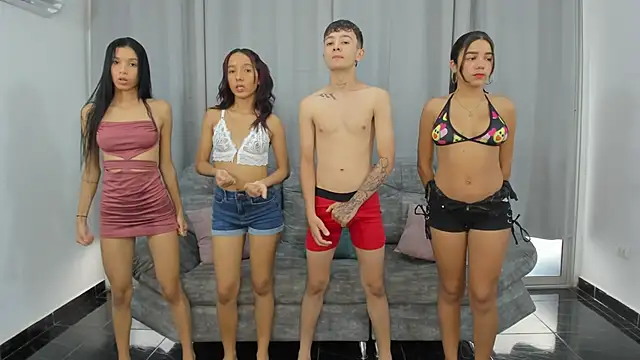 Snapshot of twinss_sexxx chatting on January 2025 08:22:02 PM twinss sexxx online show from January 2025 08:22:02 PM