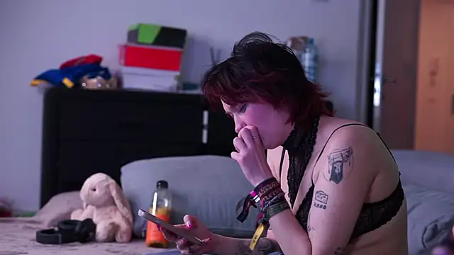 MacTroy online show from December 2024 06:08:01 PM