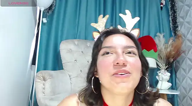 Snapshot of salome_Queenx chatting on December 2024 03:48:02 PM salome Queenx online show from December 2024 03:48:02 PM