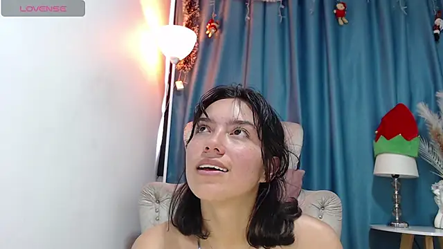 Snapshot of salome_Queenx chatting on December 2024 06:35:02 PM salome Queenx online show from December 2024 06:35:02 PM