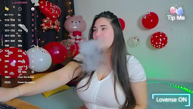 Lillianhot68 online show from February 2025 01:48:02 PM