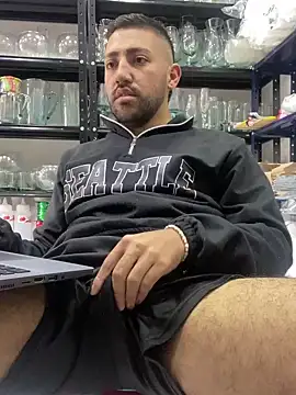 JuanZapata33 online show from December 2024 05:52:01 PM