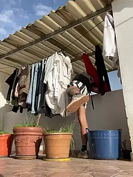 JuanZapata33 online show from December 2024 09:09:02 PM