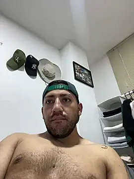 JuanZapata33 online show from January 2025 09:46:02 PM