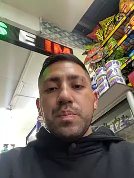 JuanZapata33 online show from February 2026 09:58:01 PM