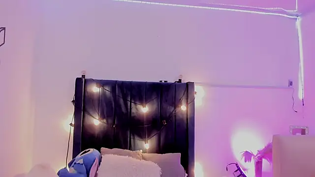 CamiloDoumit online show from February 2025 04:47:01 PM