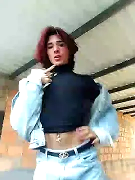 CamiloDoumit online show from February 2025 10:00:01 PM