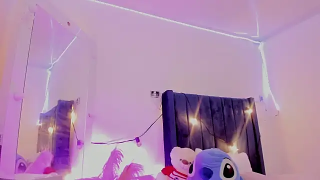 CamiloDoumit online show from March 2025 10:20:01 PM