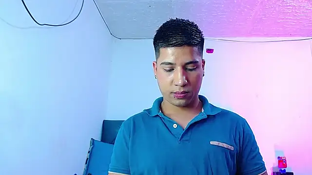 Snapshot of Randy_horny chatting on February 2025 12:19:02 AM Randy horny online show from February 2025 12:19:02 AM