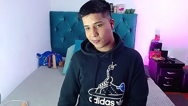 Snapshot of Randy_horny chatting on February 2025 06:28:01 AM Randy horny online show from February 2025 06:28:01 AM