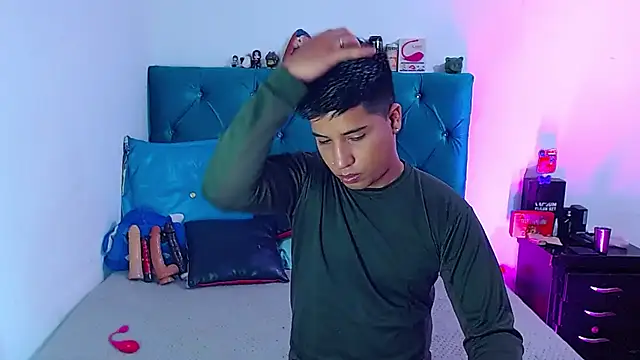 Snapshot of Randy_horny chatting on February 2025 01:21:02 AM Randy horny online show from February 2025 01:21:02 AM