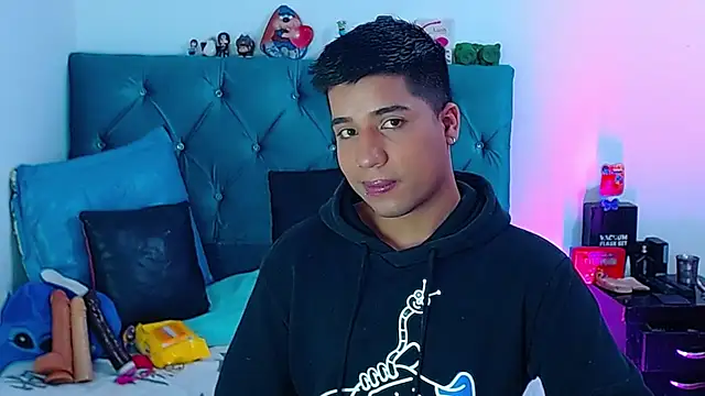 Snapshot of Randy_horny chatting on February 2025 12:45:02 PM Randy horny online show from February 2025 12:45:02 PM