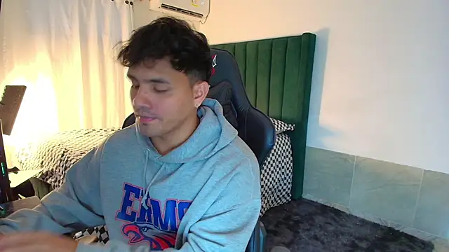 man dur07 online show from December 2025 09:01:01 PM