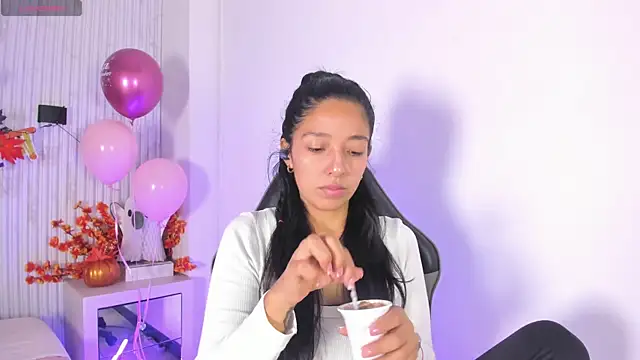 Valery wang online show from October 2025 11:51:02 AM