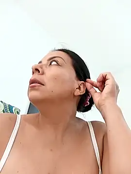 Snapshot of phamelita chatting on May 2026 02:33:02 PM phamelita online show from May 2026 02:33:02 PM