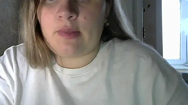 Snapshot of Honeydew-Waves chatting on November 2025 06:12:01 AM Honeydew-Waves online show from November 2025 06:12:01 AM