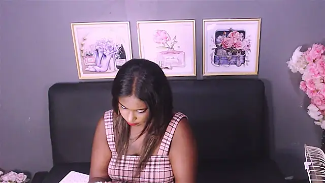 Snapshot of Littleindianmilf chatting on January 2025 03:18:02 PM Littleindianmilf online show from January 2025 03:18:02 PM