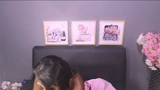 Snapshot of Littleindianmilf chatting on January 2025 08:34:02 AM Littleindianmilf online show from January 2025 08:34:02 AM