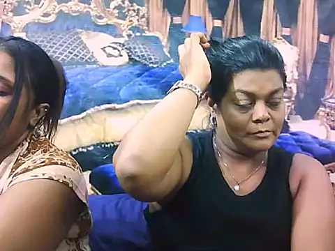 Snapshot of indianCherryPie chatting on November 2025 07:05:02 PM indianCherryPie online show from November 2025 07:05:02 PM