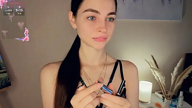 MaryJacksoon online show from October 2025 07:42:01 AM